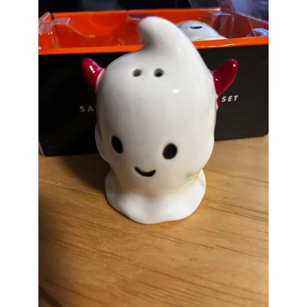 Ghost devil, salt and pepper shaker set Halloween Jack o’ lantern Lane